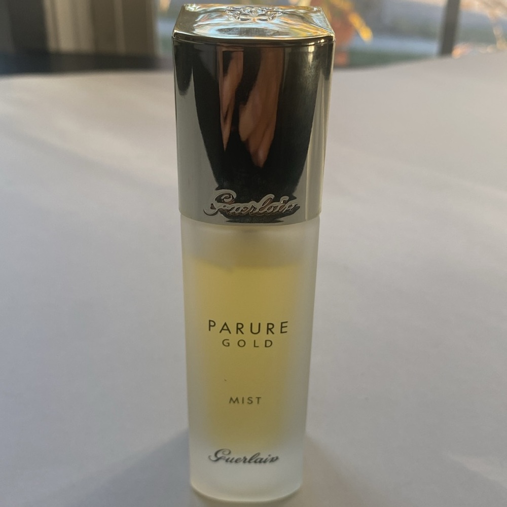 GUERLAIN Parure Gold Mist Setting Mist 80% left